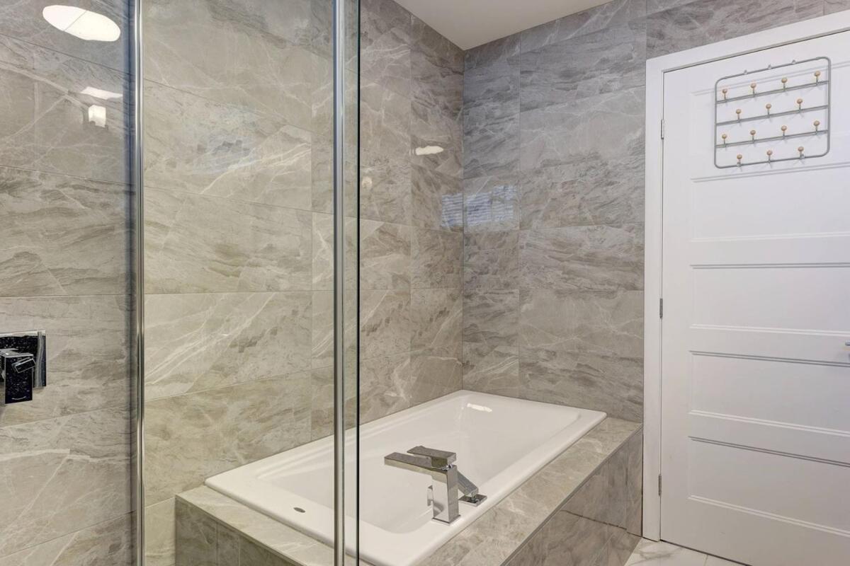 Luxury New Home - With Parking Mirabel Ngoại thất bức ảnh